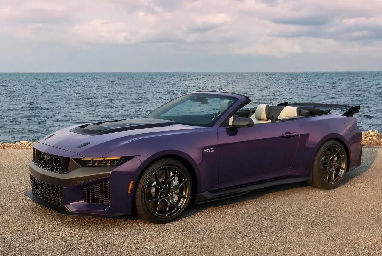Ford Mustang Dark Horse SC Convertible
