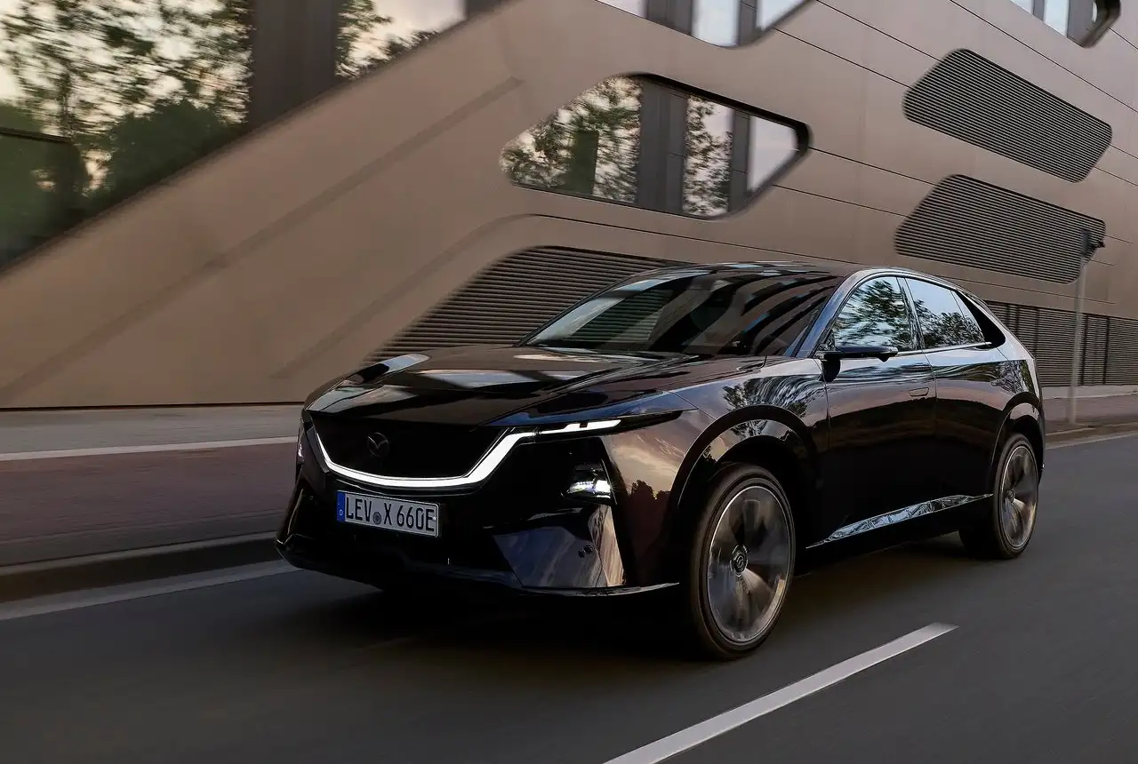 Mazda CX-6e