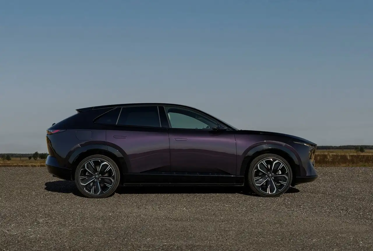 Mazda CX-6e