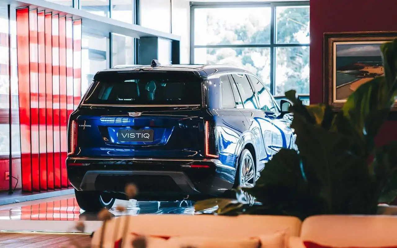 Cadillac VISTIQ