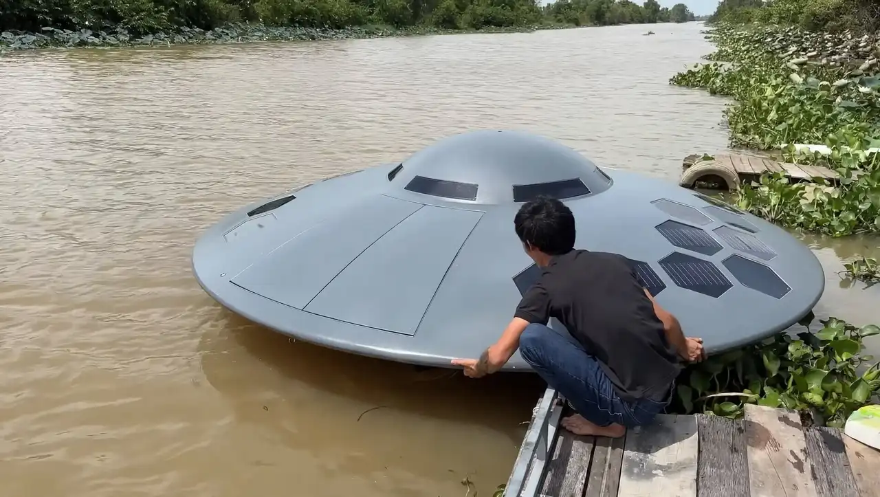 Homem Constrói BARCO OVNI DIY do zero