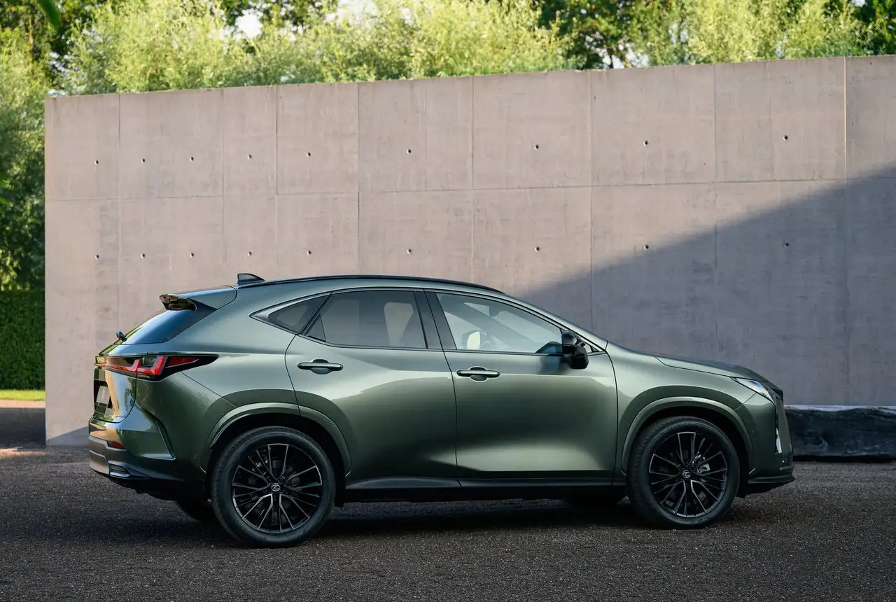 Lexus NX 2027