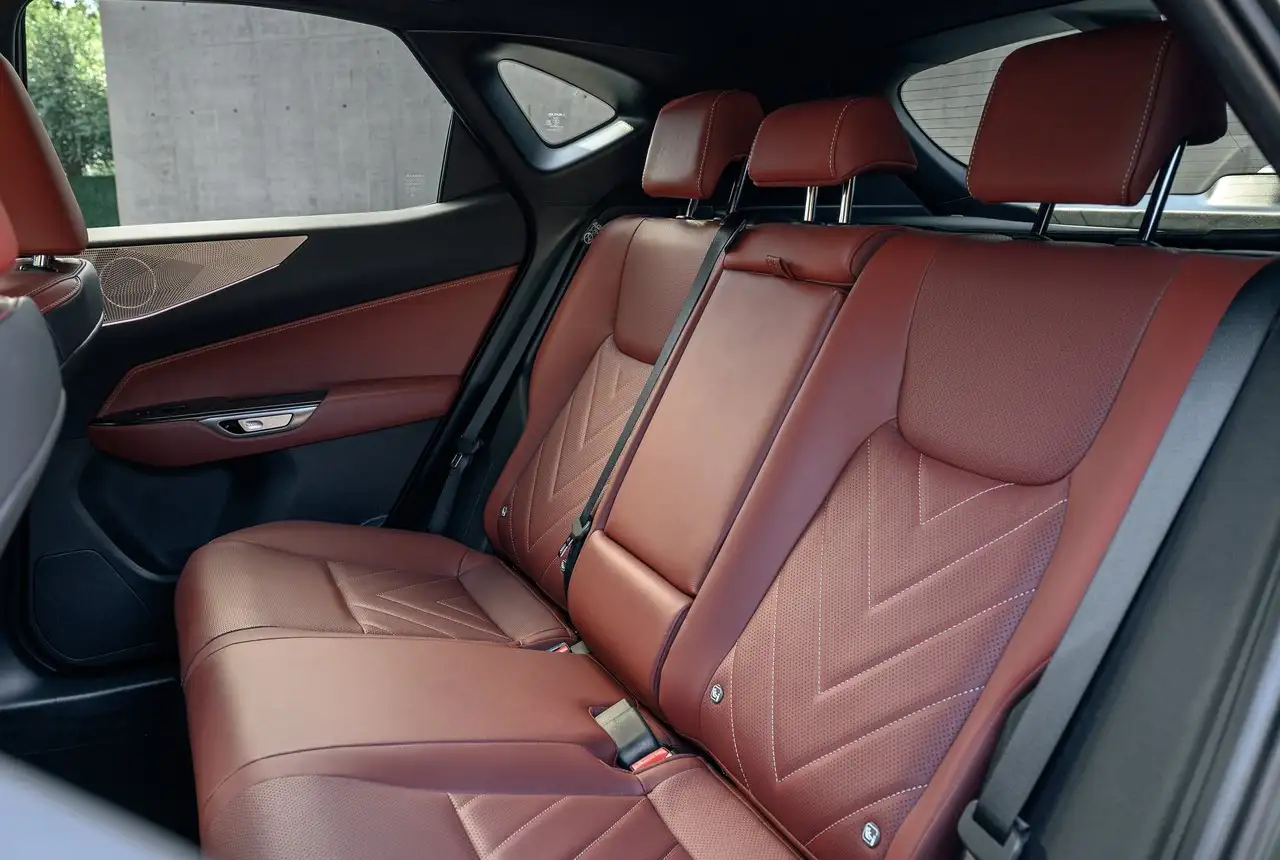 Lexus NX 2027