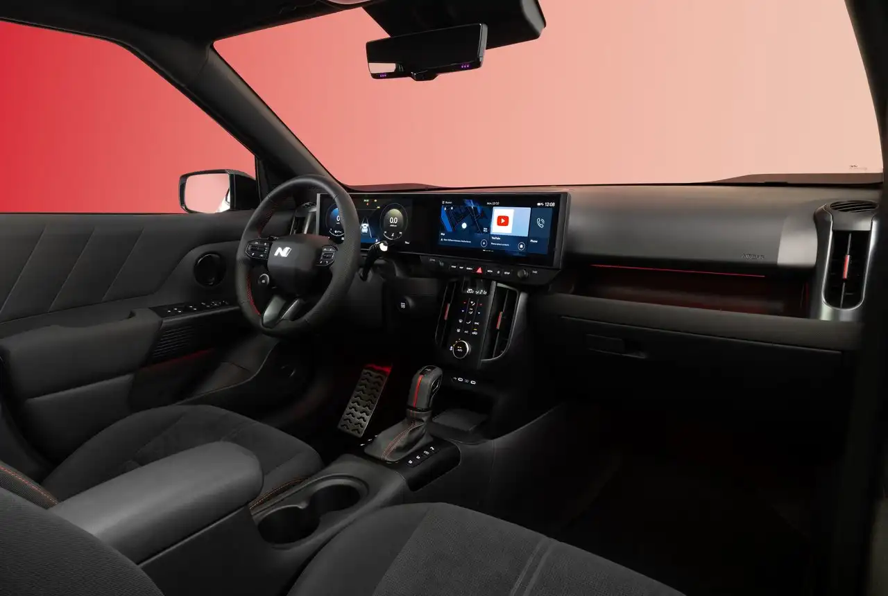 Hyundai Bayon 2027 interior painel volante