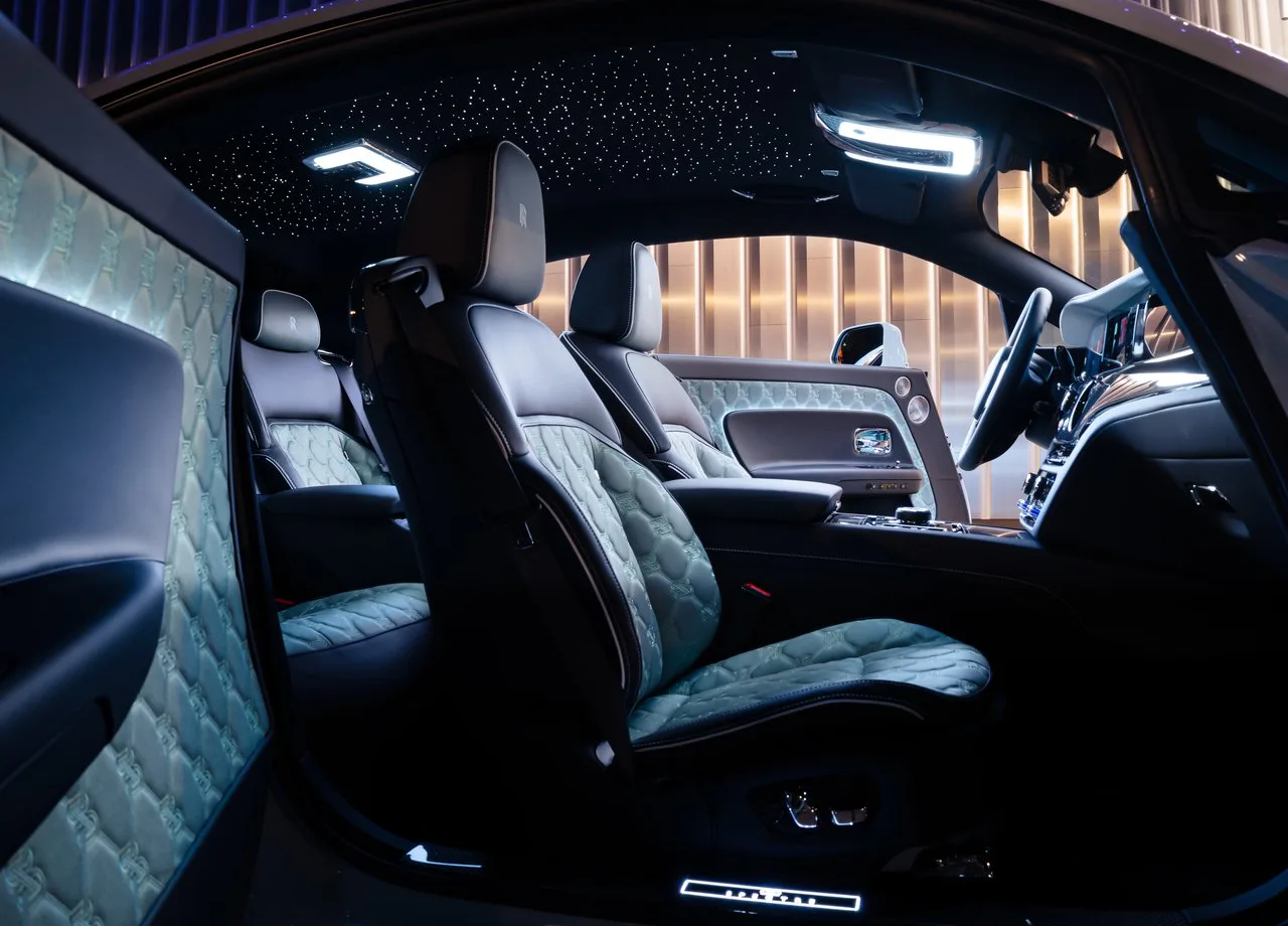 Rolls Royce Spectre Black Badge Series II 2027 (2)