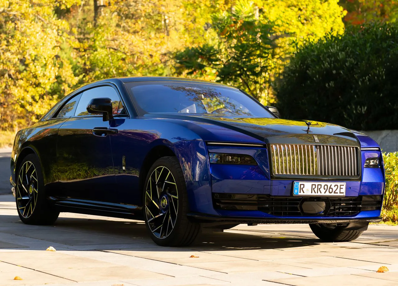 Rolls Royce Spectre Black Badge Series II 2027 (5)