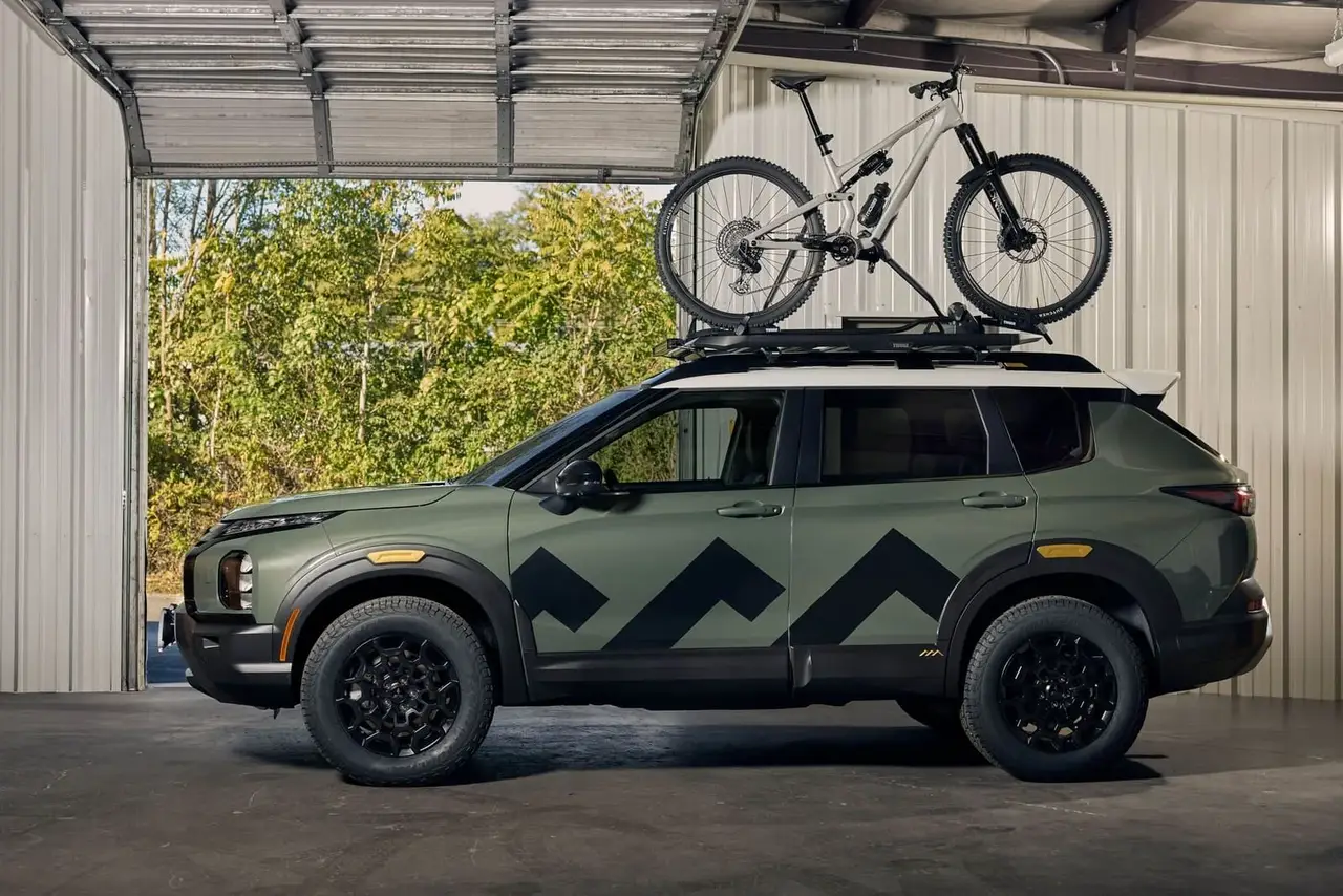 Mitsubishi Outlander Diamond Trail 2028