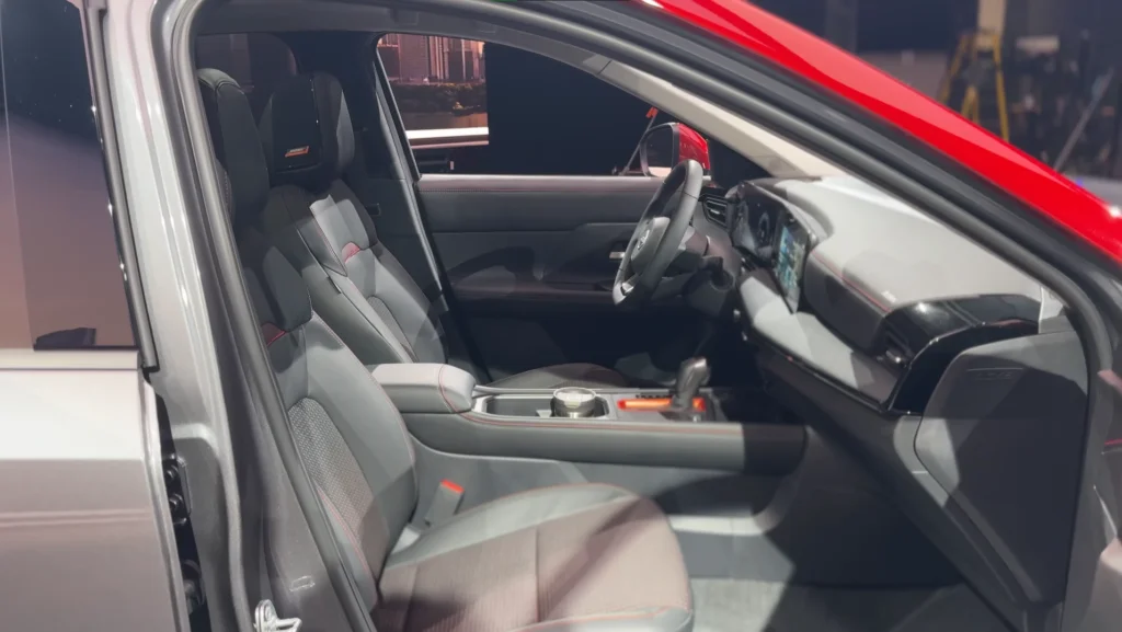 Nissan-Kicks-2025-interior