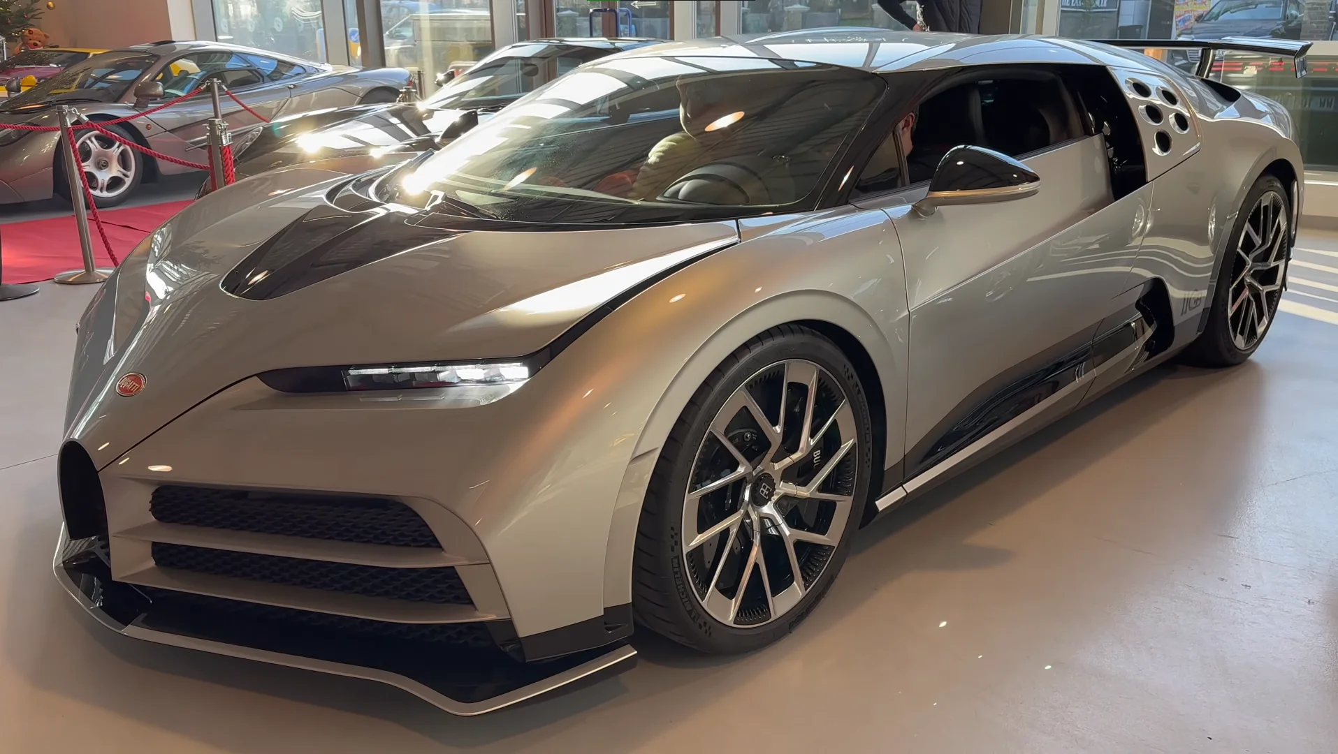 Bugatti Centodieci (6) Bugatti Centodieci